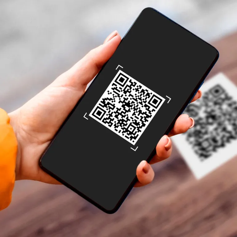 QR Code Pix exibido na tela de um smartphone
